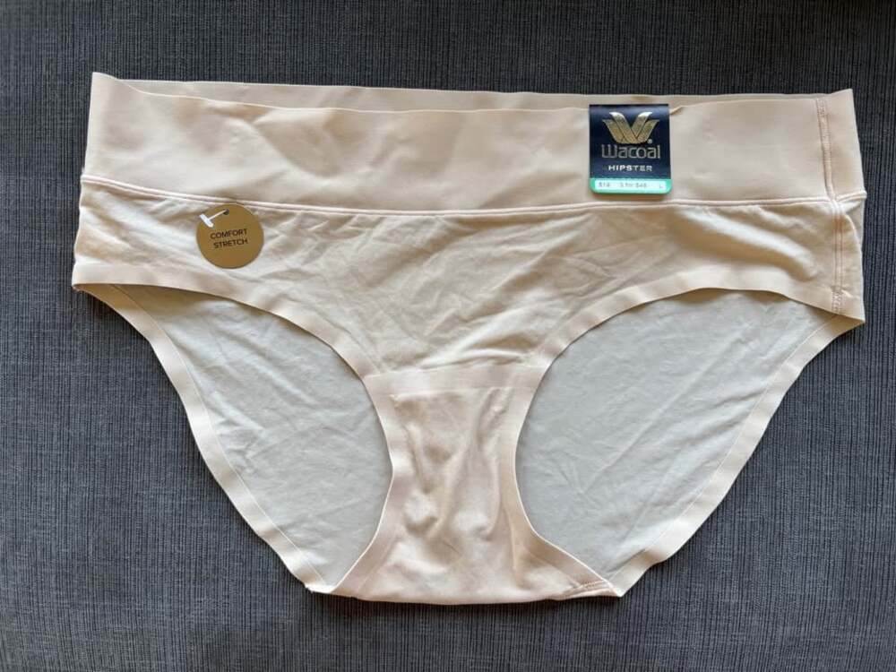 NwT beige Wacoal Hipster Panties Size Large